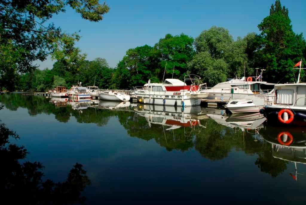 Le Clos Des Feugrais Saint-Aubin-lès-Elbeuf Eksteriør billede